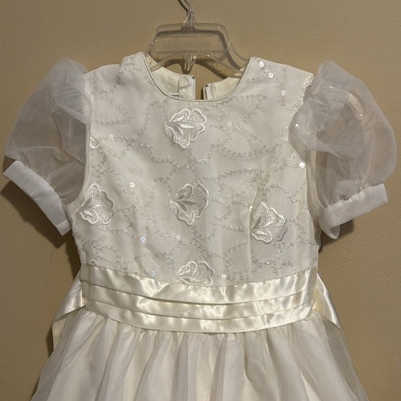 34. White/Ivory First Communion dress - Picture 2 of 9